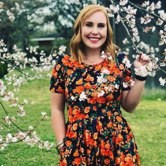 Meet your Posher, Rachel - Picture 2 of 2